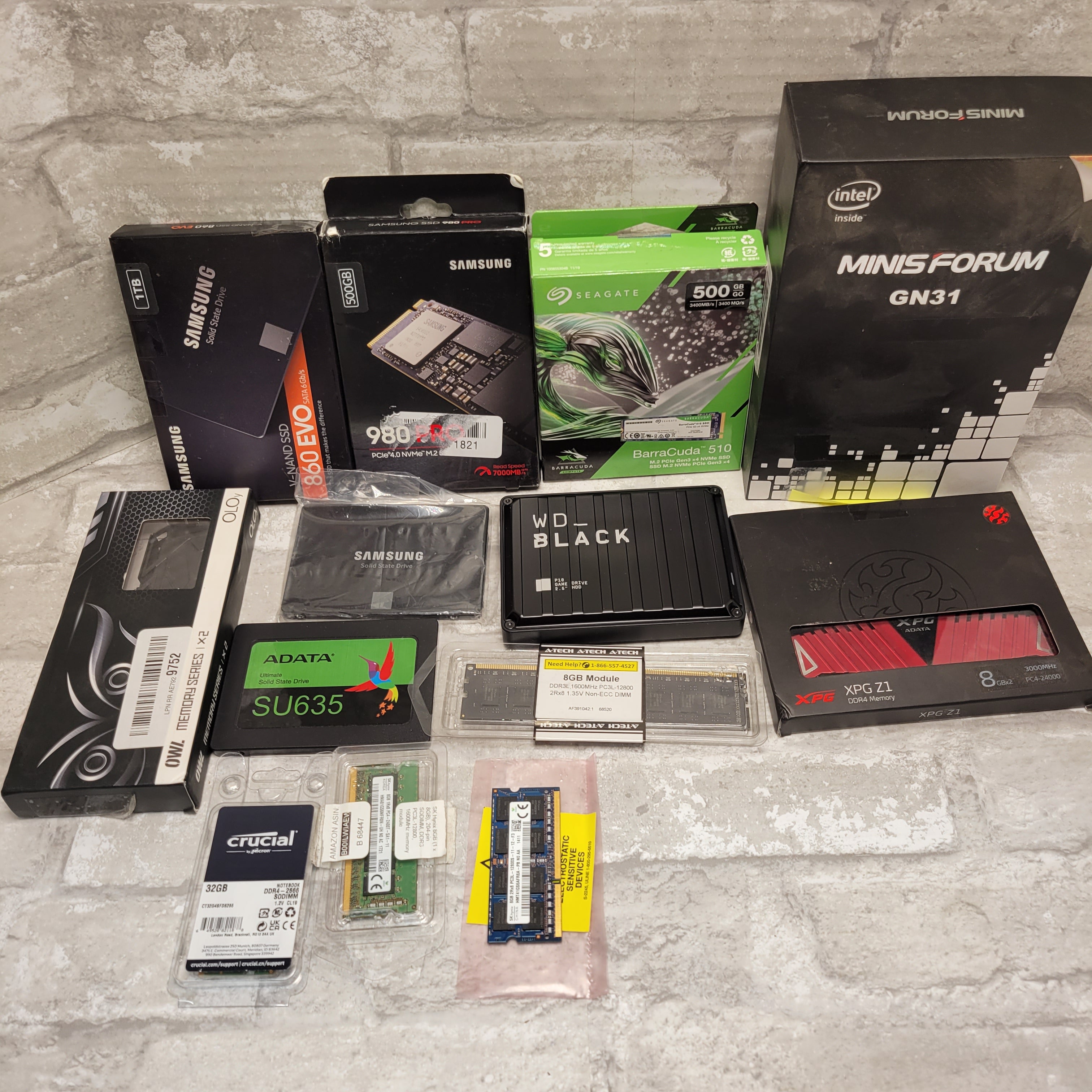 Lot of 13 Mixed Memory SSD, Seagate, Samsung, WD (7978086465774)